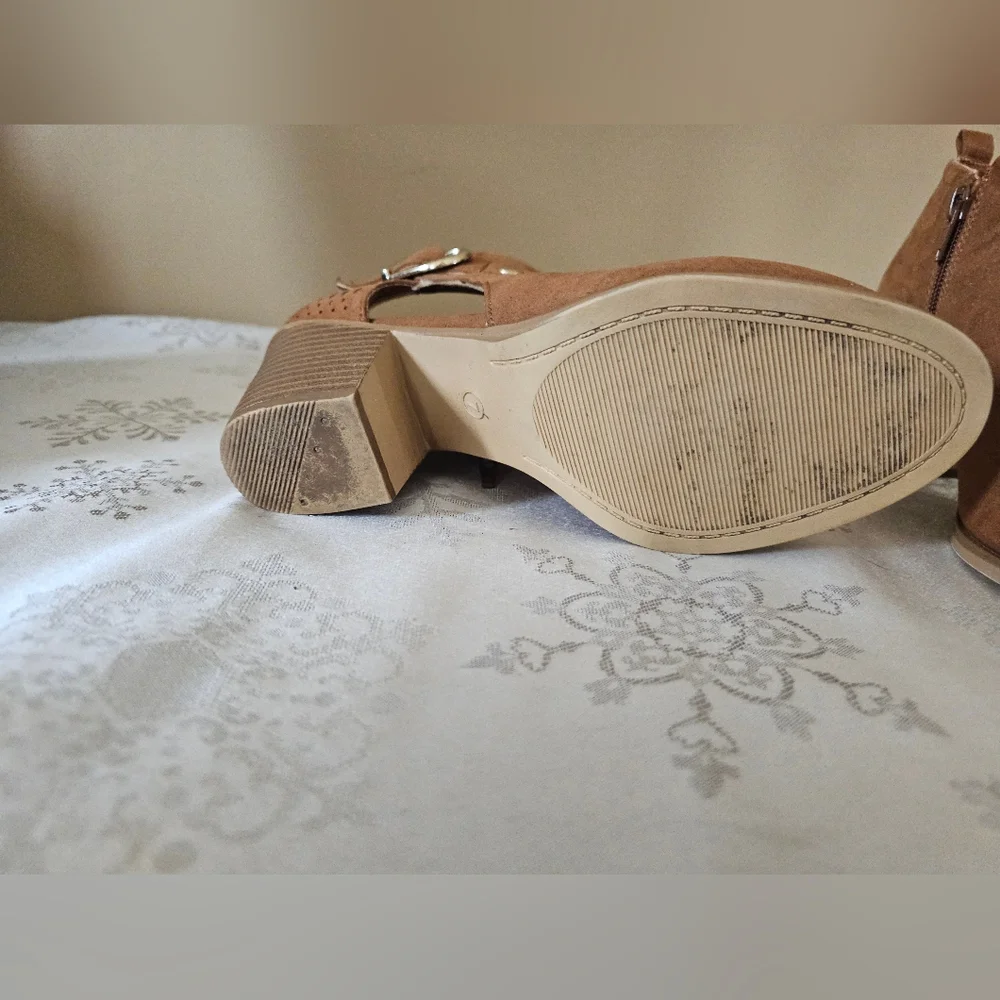 Tan Ankle Booties Vegan Suede SZ 7 - Picture 10 of 11